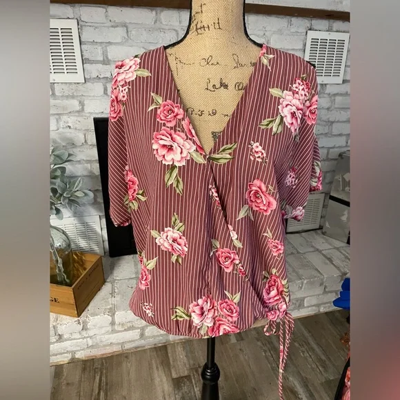 Emerald Rose Print Top - Picture 6 of 10